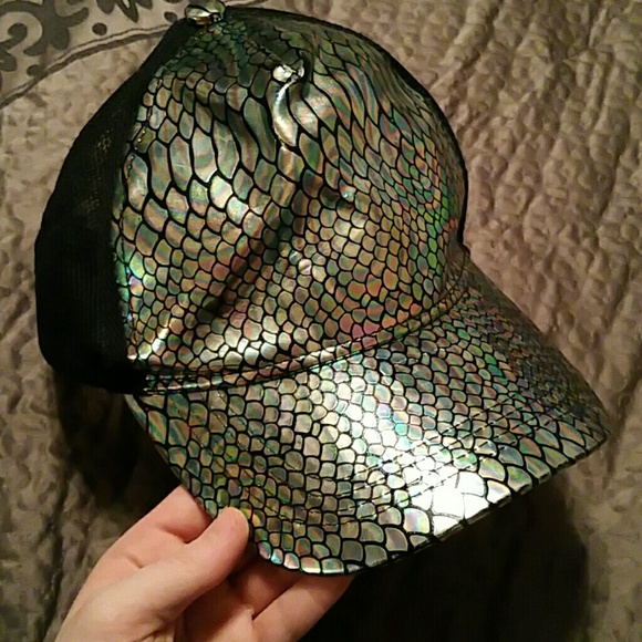 iHeartRaves Accessories - Holographic scale trucker hat